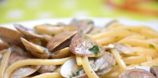 Spaghetti alle vongole veraci una ricetta saporita e veloce spaghetti alle vongole veraci la ricetta originale